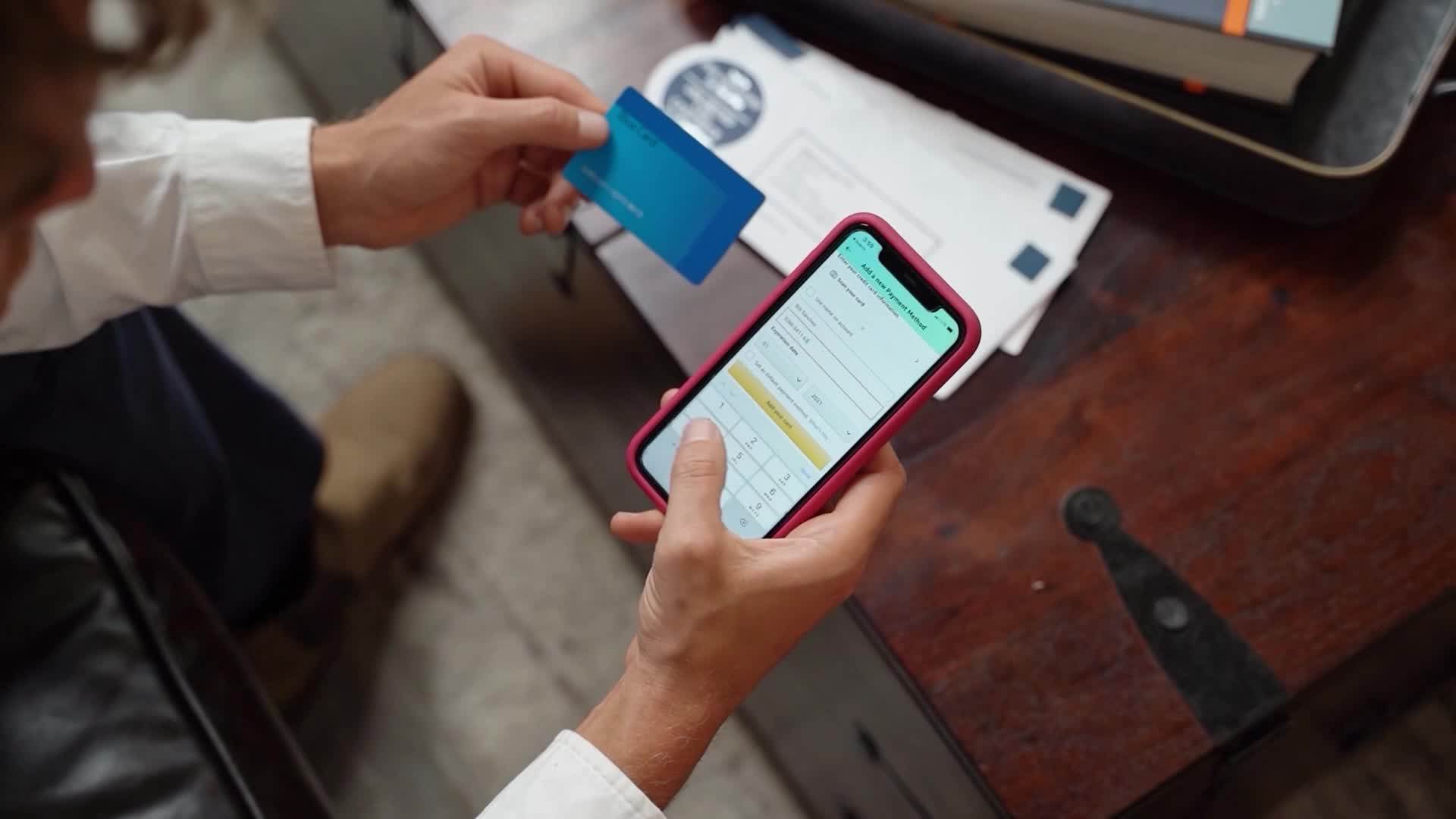 KLIKNULI STE NA LINK U PORUCI? HITNO BLOKIRAJTE KARTICU! Ako vam stigne OVA poruka, gubite sav novac sa računa