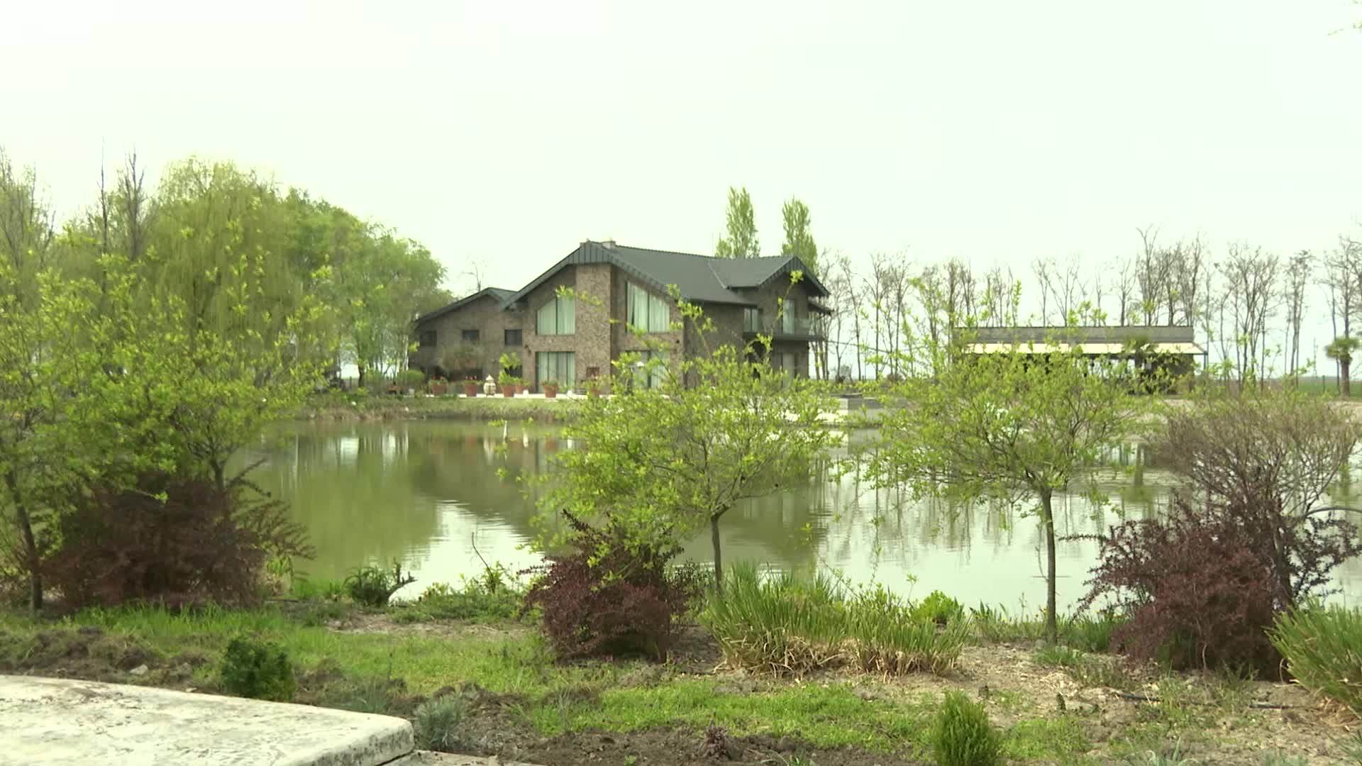 Kurir TV Visits Branko Babić at His Home for Good Friday