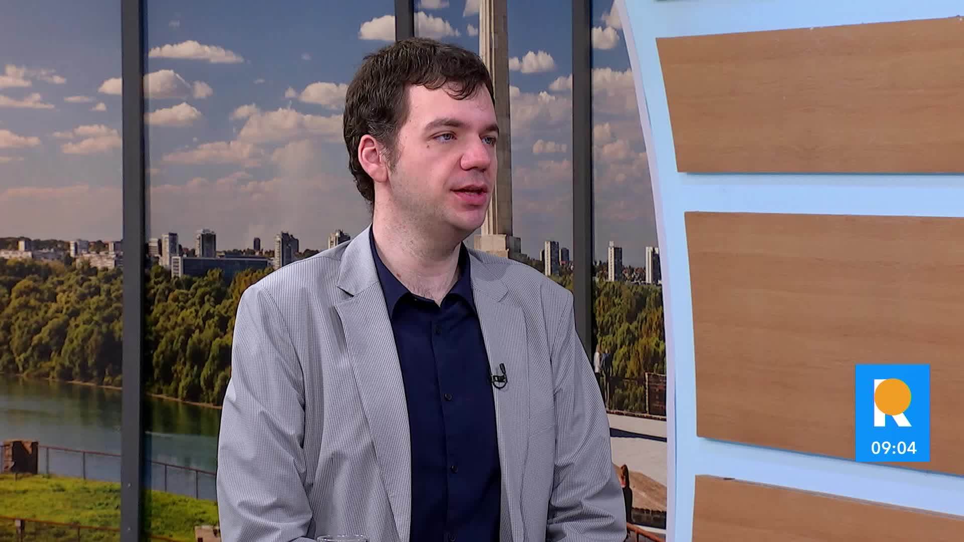 Это, безусловно, стратегическая инвестиция, и ее не следует ставить под сомнение, если она произойдет. Если мы должны взять на себя эту долю, это следует рассматривать как возможность,