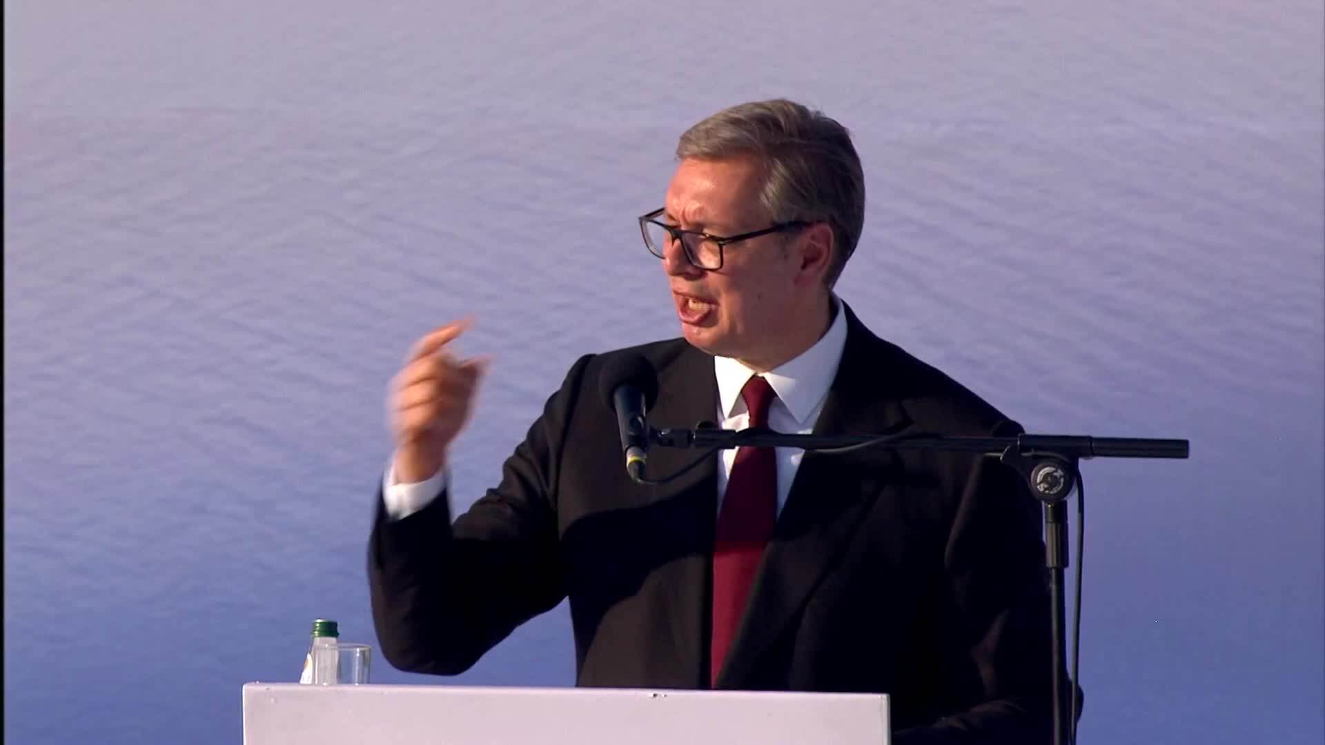 «В последний раз обращаюсь к вам как президент на таком собрании»