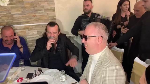 Saša Matić zapevao na svadbi sina Ace Lukasa 