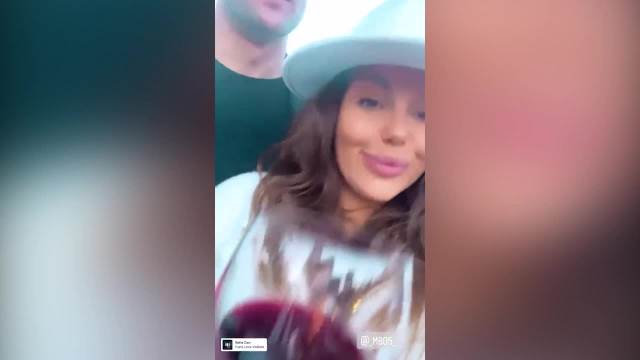 NAJSTARIJA RODIĆKA OTIŠLA SA DEČKOM IZ SRBIJE: Uživaju u dobrom VINU i HRANI, a onda zaronila u PENU 