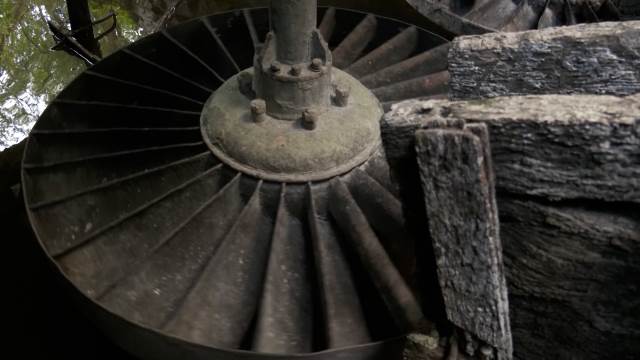  KOJEKUDE E04 VALJEVO.327_12.Still045.jpg 