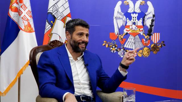 Sequence 01.00_19_26_17.Still010.jpg 