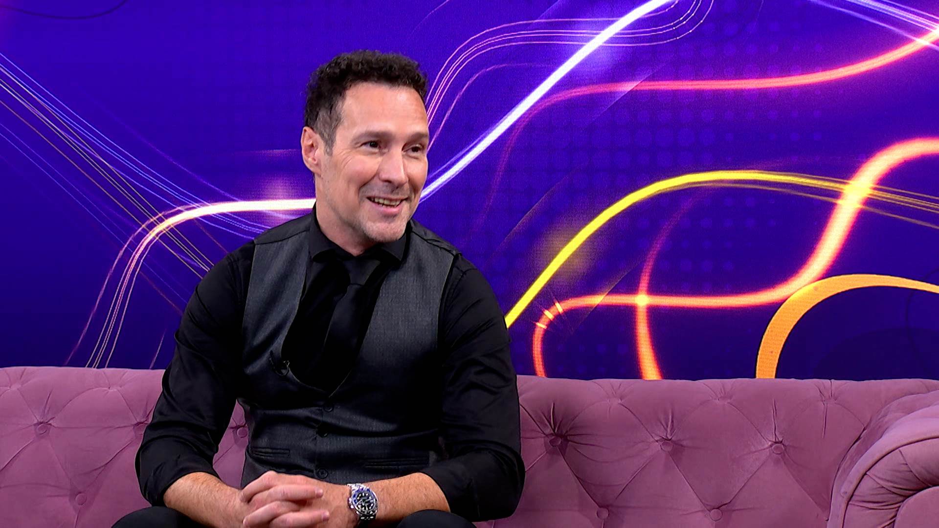 Sequence 01.01_44_55_09.Still006.jpg